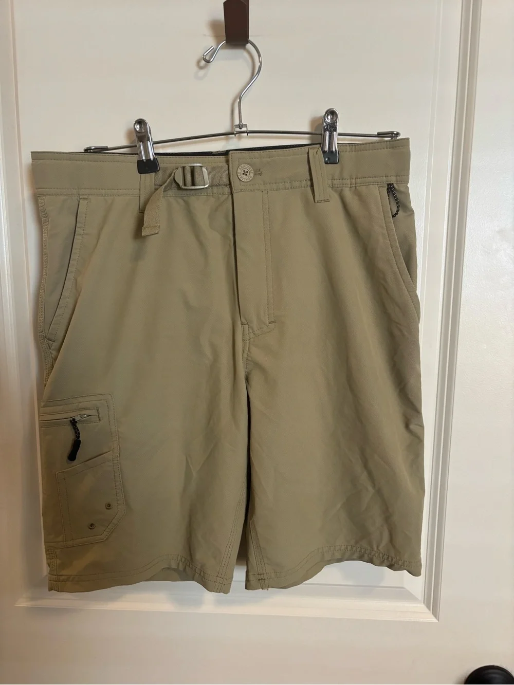 Realtree Men's Tan Cargo Shorts with Utility Pockets size Small 28/30 Elastic